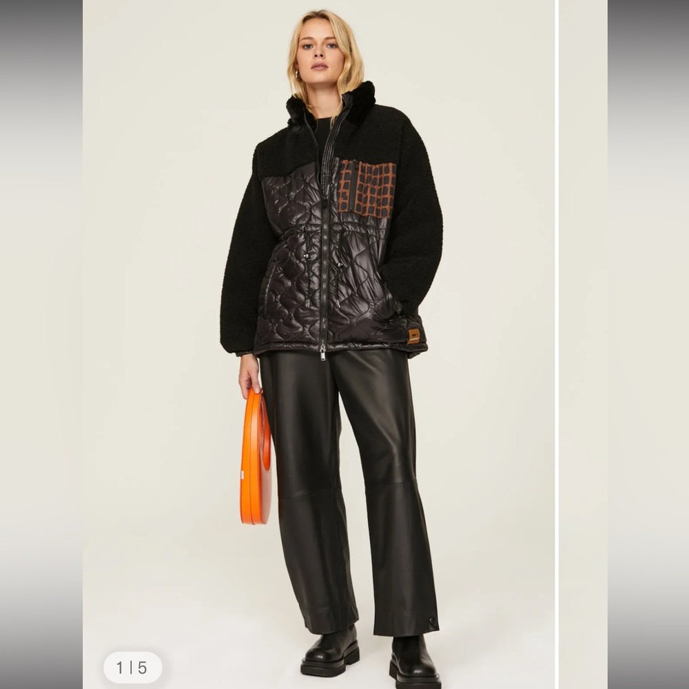 Patch Pocket Puffer Coat
OOF
